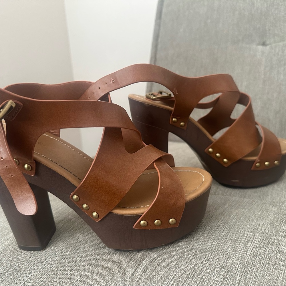 Women's Brown Strappy Platform Sandals